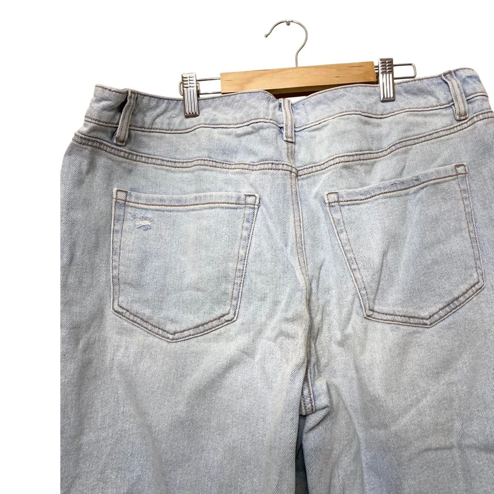 Lane Bryant Womens 14 Distressed Bermuda Denim‎ Shorts Light Wash Frayed Hem